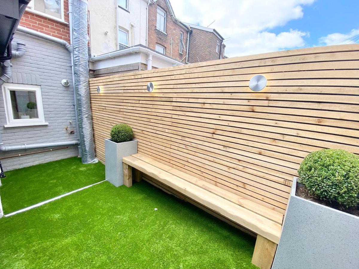 Cloud9 Guest House - By Coastline Retreats - 2 Bedroom Self Contained Garden Flat - Luxury Bath, Netflix, Superfast Wifi, Parking Included Bournemouth Exterior foto