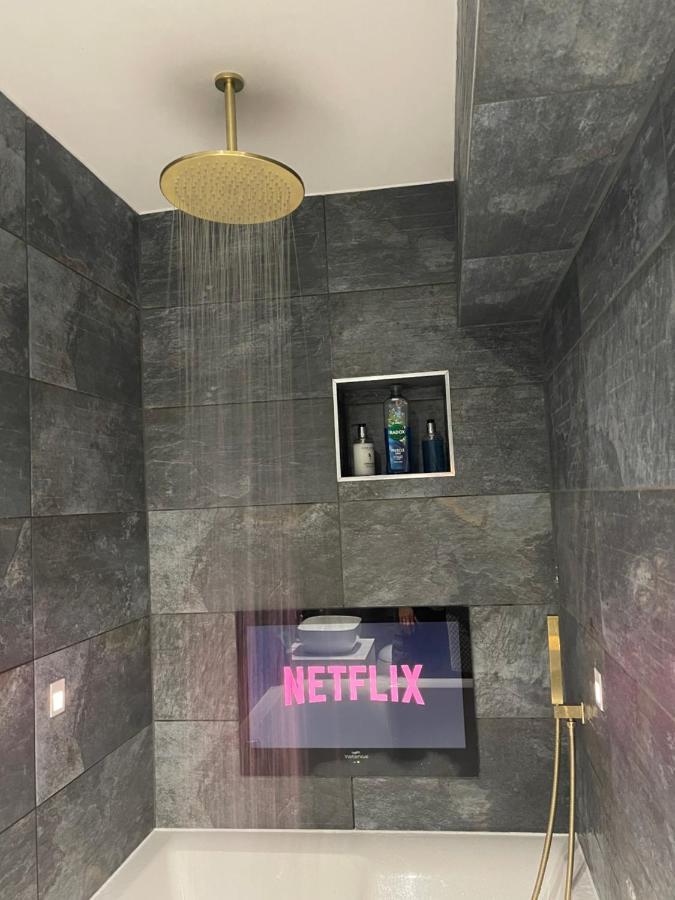 Cloud9 Guest House - By Coastline Retreats - 2 Bedroom Self Contained Garden Flat - Luxury Bath, Netflix, Superfast Wifi, Parking Included Bournemouth Exterior foto